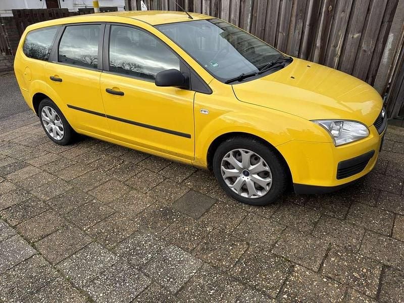 Occasion Ford Focus Trend 101 PK (74 kW) 2007 Geel Stationwagen