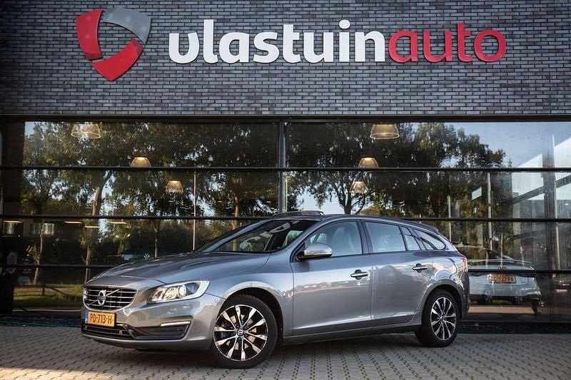 Grijs Gebruikt 2017 Volvo V60 Dynamic Stationwagen | € 15.950 (Eerlijke prijs) - Afbeelding 1/4