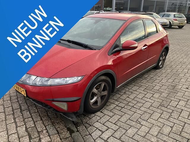 Rood Occasion 2006 Honda Civic Hatchback | € 950 (Super prijs) - Afbeelding 1/4
