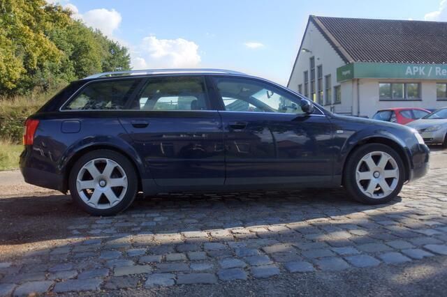 Blauw Gebruikt 2003 Audi A4 Stationwagen | € 795 (Super prijs) - Afbeelding 1/4