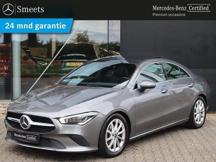Grijs Occasion 2020 Mercedes CLA180 Business Sedan | € 26.444 (Eerlijke prijs) - Afbeelding 1/4