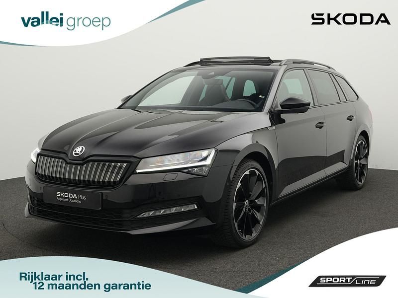 Zwart Gebruikt 2022 Skoda Superb Business Line Stationwagen | € 33.900 (Duur) - Afbeelding 1/4