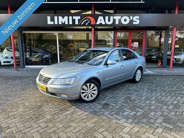 Grijs Gebruikt 2009 Hyundai Sonata Style Sedan | € 5.499 - Afbeelding 1/4