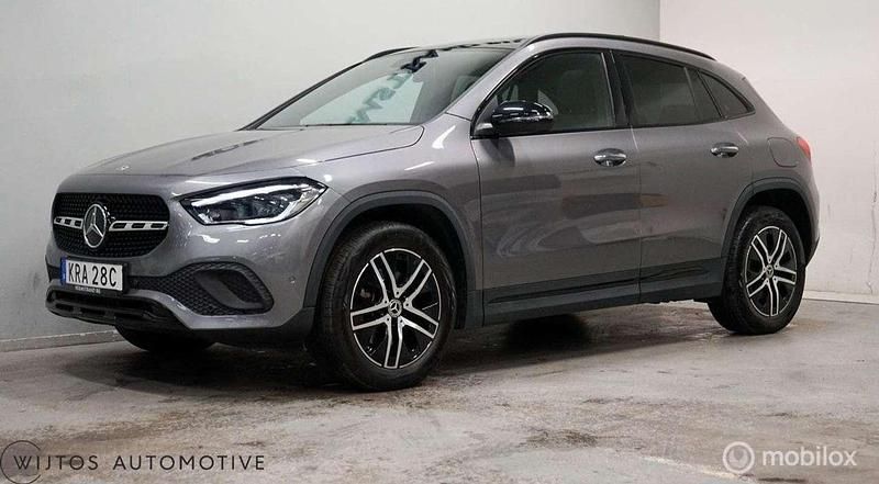Grijs Occasion 2023 Mercedes GLA250 Luxury SUV | € 38.950 (Super prijs) - Afbeelding 1/4