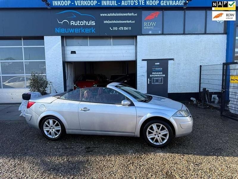 Grijs Occasion 2005 Renault Mégane Cabriolet Luxe Cabriolet | € 3.499 (Iets duurder) - Afbeelding 1/4