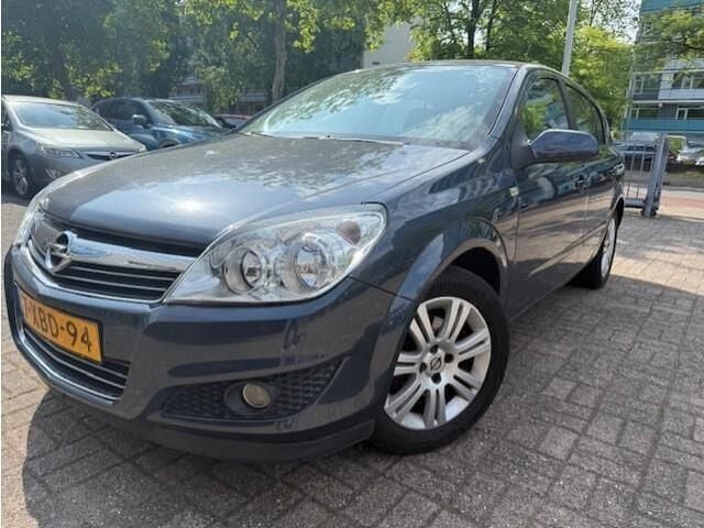 Blauw Gebruikt 2010 Opel Astra Edition Hatchback | € 3.250 (Super prijs) - Afbeelding 1/4