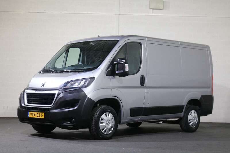 Grijs Gebruikt 2020 Peugeot Boxer Van | € 13.950 (Super prijs) - Afbeelding 1/3