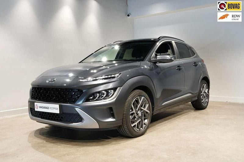 Grijs Occasion 2021 Hyundai Kona Premium SUV | € 21.495 (Eerlijke prijs) - Afbeelding 1/4
