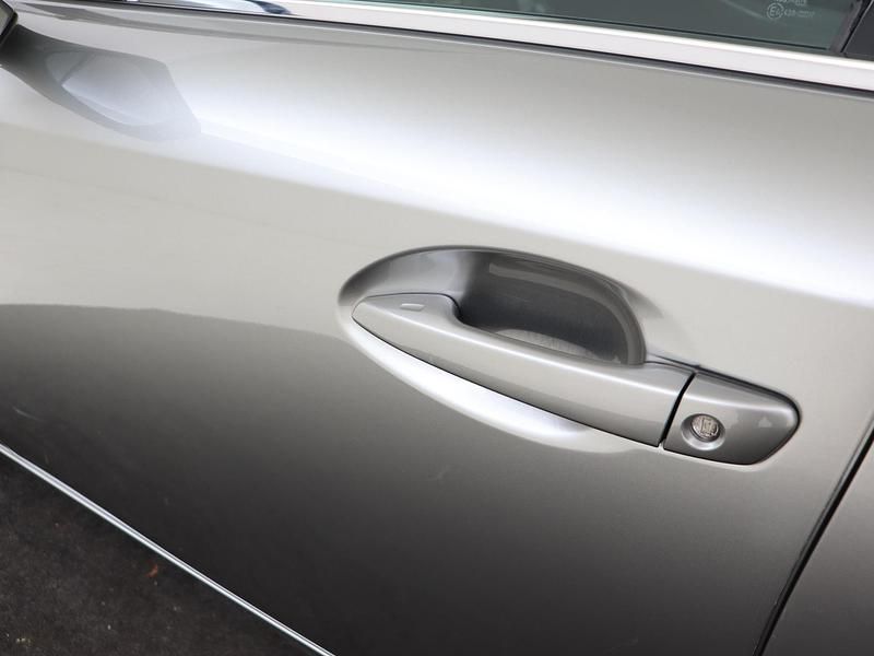 Occasion Lexus IS300h Business Edition 223 PK (164 kW) 2019 Grijs Sedan