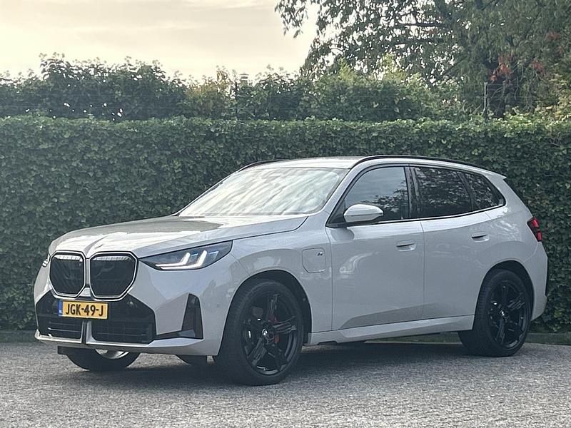 Grijs Gebruikt 2025 BMW X3 M Sport SUV | € 84.895 - Afbeelding 1/3