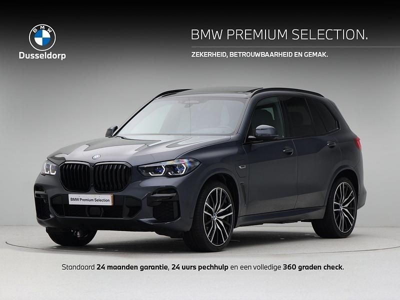 Grijs Gebruikt 2022 BMW X5 Executive SUV | € 67.450 (Eerlijke prijs) - Afbeelding 1/4