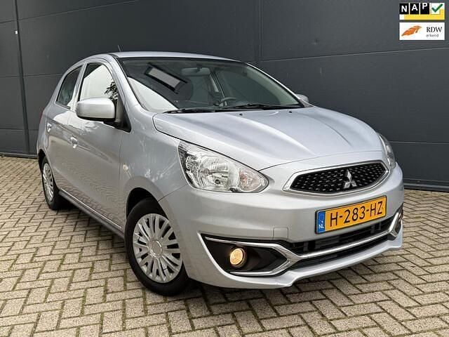 Grijs Gebruikt 2020 Mitsubishi Space Star Hatchback | € 6.845 (Eerlijke prijs) - Afbeelding 1/4