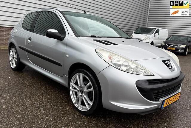 Grijs Gebruikt 2010 Peugeot 206+ Sport Hatchback | € 3.650 (Duur) - Afbeelding 1/4