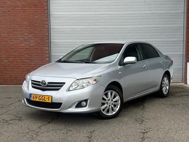 Grijs Gebruikt 2008 Toyota Corolla Luna Sedan | € 6.599 - Afbeelding 1/4