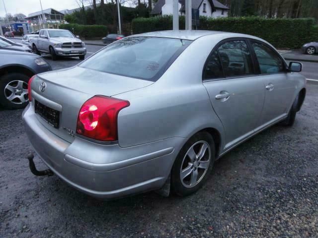 Occasion Toyota Avensis 110 PK (80 kW) 2005 Grijs Sedan