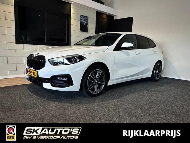 Wit Gebruikt 2021 BMW 118 Hatchback | € 22.995 (Iets duurder) - Afbeelding 1/4