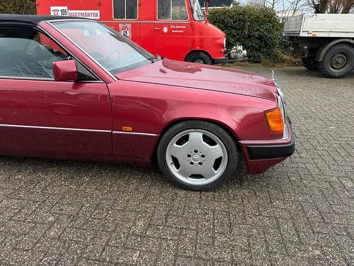 Occasion Mercedes E300 220 PK (161 kW) 1993 Rood Cabriolet