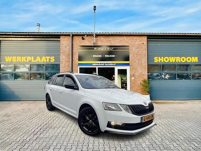 Wit Occasion 2020 Skoda Octavia Sport Stationwagen | € 10.880 (Eerlijke prijs) - Afbeelding 1/4