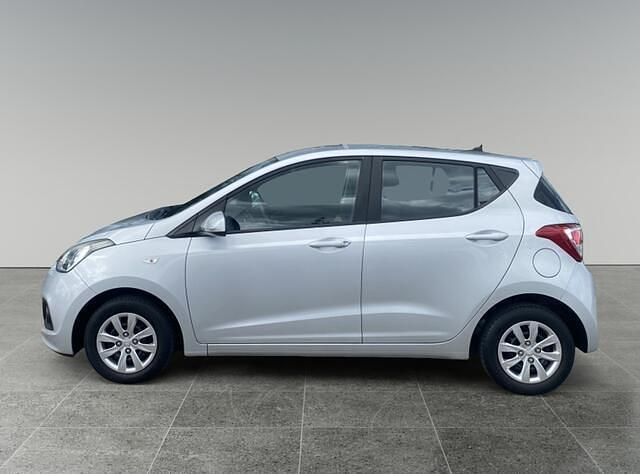 Grijs Gebruikt 2017 Hyundai i10 Hatchback | € 8.990 (Eerlijke prijs) - Afbeelding 1/4