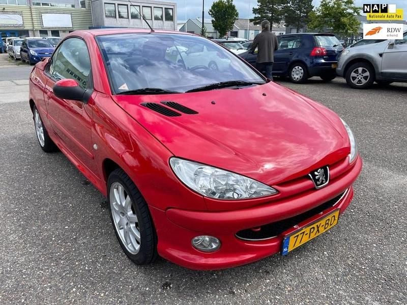 Rood Gebruikt 2005 Peugeot 206 CC Cabriolet | € 1.750 (Eerlijke prijs) - Afbeelding 1/4