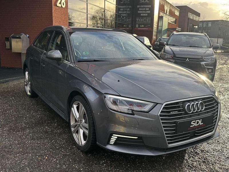 Occasion Audi A3 Sportback e-tron Sport 204 PK (150 kW) 2020 Grijs (metallic) Hatchback
