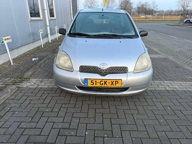 Occasion Toyota Yaris Luna 86 PK (63 kW) 2000 Grijs Hatchback