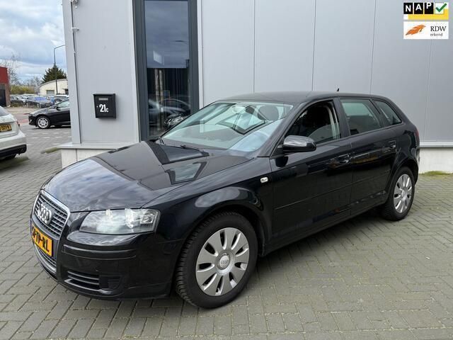Zwart Gebruikt 2007 Audi A3 Sportback Attraction Hatchback | € 2.999 (Eerlijke prijs) - Afbeelding 1/4