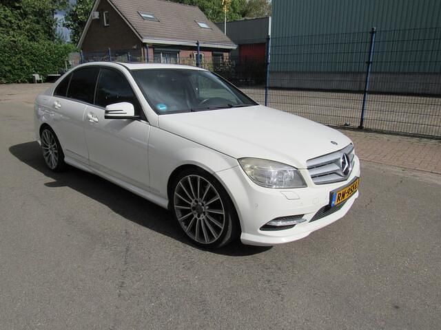 Wit Gebruikt 2010 Mercedes C350 Elegance Sedan | € 8.450 (Iets duurder) - Afbeelding 1/4
