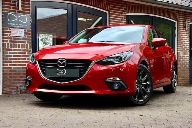 Rood Gebruikt 2016 Mazda 3 Nakama Hatchback | € 14.950 (Eerlijke prijs) - Afbeelding 1/3