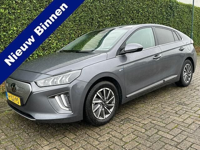 Grijs Gebruikt 2020 Hyundai Ioniq Comfort Hatchback | € 14.845 (Eerlijke prijs) - Afbeelding 1/4