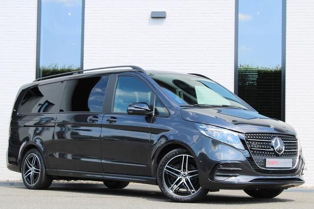 Grijs Gebruikt 2024 Mercedes V300 AMG MPV | € 82.950 - Afbeelding 1/4