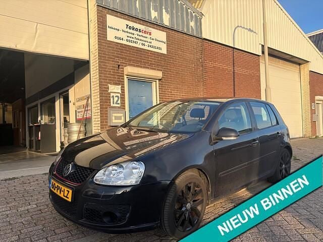 Zwart (metallic) Occasion 2005 VW Golf IV Sportline Hatchback | € 2.249 (Super prijs) - Afbeelding 1/4