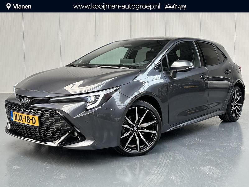 Occasion Toyota Corolla Hybrid Plus 140 PK (102 kW) 2025 Ash grey metallic (grijs metallic) Hatchback
