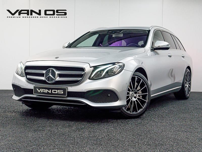 Grijs, metallic lak Gebruikt 2017 Mercedes E400 Avantgarde Stationwagen | € 34.995 - Afbeelding 1/4