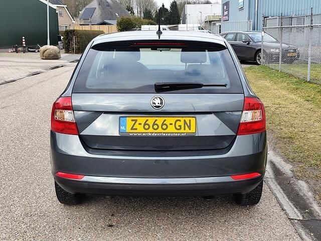 Occasion Skoda Rapid Ambition 110 PK (80 kW) 2016 Grijs Hatchback