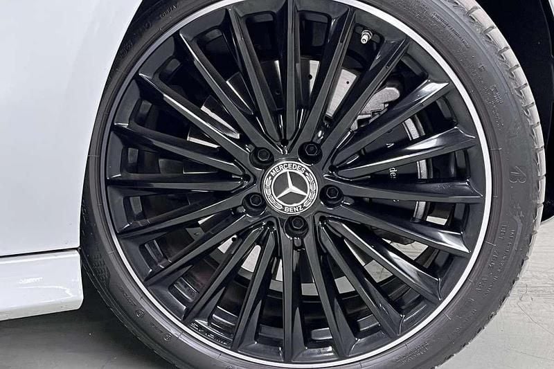 Wit Gebruikt 2024 Mercedes CLA250e Shooting Brake AMG line Stationwagen | € 42.900 (Iets duurder) - Afbeelding 1/4