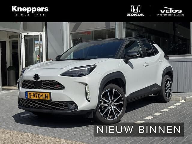 Grijs Gebruikt 2022 Toyota Yaris Cross Sport SUV | € 32.950 (Iets duurder) - Afbeelding 1/4