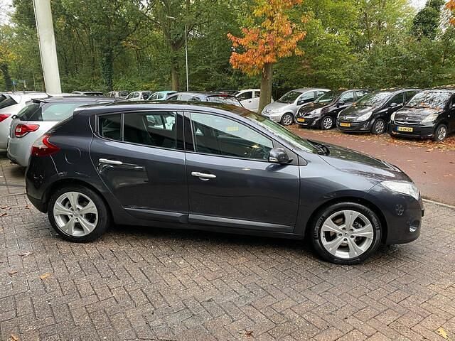 Occasion Renault Mégane III Dynamique 131 PK (96 kW) 2011 Grijs Hatchback