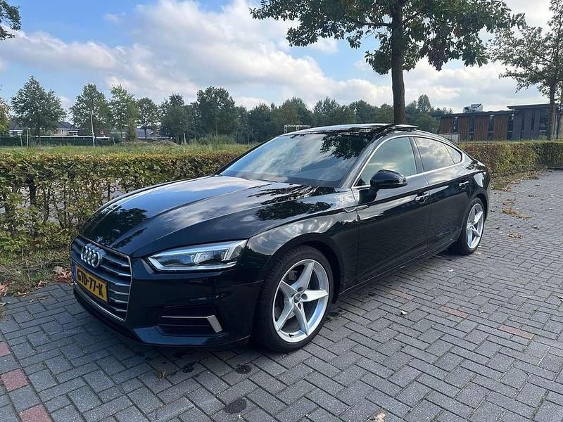 Zwart Gebruikt 2018 Audi A5 Hatchback | € 22.500 (Eerlijke prijs) - Afbeelding 1/4