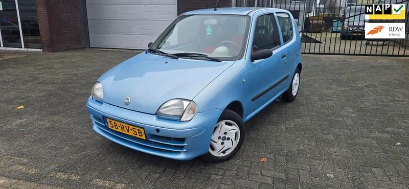 Blauw (metallic) Occasion 2005 Fiat Seicento Young Hatchback | € 1.499 (Eerlijke prijs) - Afbeelding 1/4