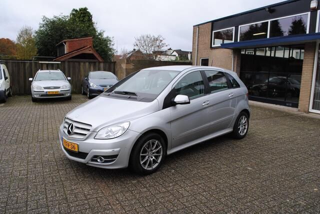Grijs Gebruikt 2009 Mercedes B200 MPV | € 5.950 (Eerlijke prijs) - Afbeelding 1/4