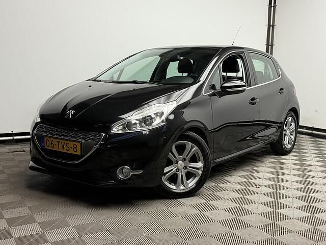 Zwart Gebruikt 2012 Peugeot 208 Allure Hatchback | € 6.975 (Goede deal) - Afbeelding 1/4