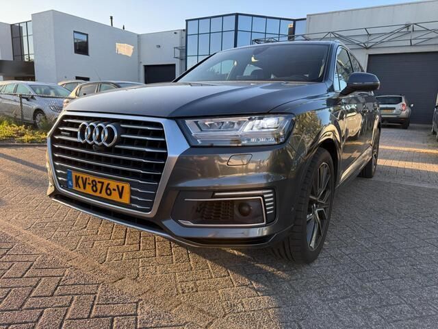 Grijs Occasion 2016 Audi Q7 Sport SUV | € 23.949 (Eerlijke prijs) - Afbeelding 1/4