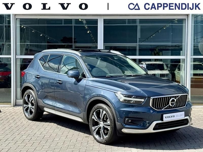 Blauw Gebruikt 2022 Volvo XC40 Inscription SUV | € 37.845 (Eerlijke prijs) - Afbeelding 1/4