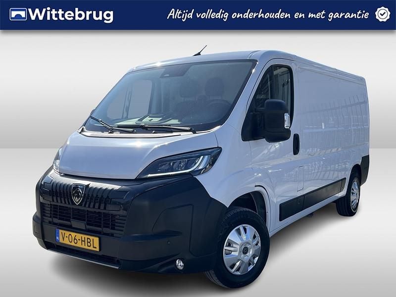 Wit Gebruikt 2024 Peugeot Boxer S Van | € 22.925 (Eerlijke prijs) - Afbeelding 1/3