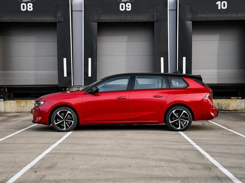 Occasion Opel Astra Edition 181 PK (133 kW) 2024 Rood Stationwagen