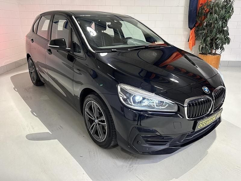 Zwart (metallic) Gebruikt 2019 BMW 218 Stationwagen | € 17.950 (Super prijs) - Afbeelding 1/4