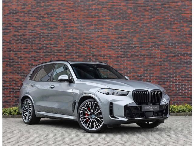 Grijs Gebruikt 2023 BMW X5 M Sport SUV | € 88.950 (Iets duurder) - Afbeelding 1/4