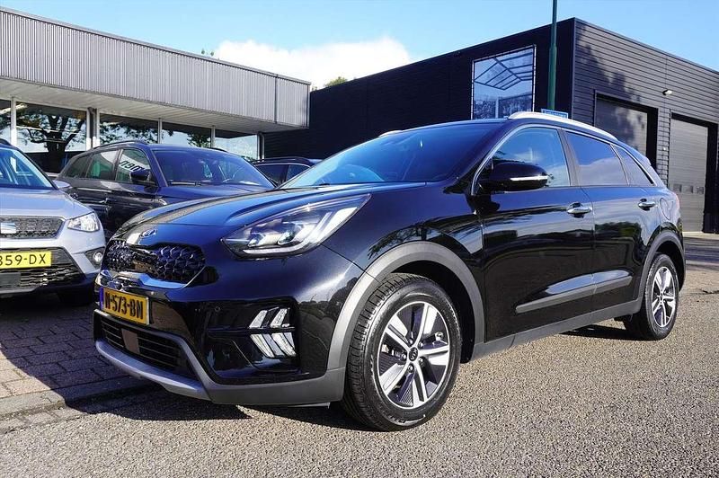 Zwart Gebruikt 2021 Kia Niro Plus SUV | € 24.445 (Eerlijke prijs) - Afbeelding 1/4