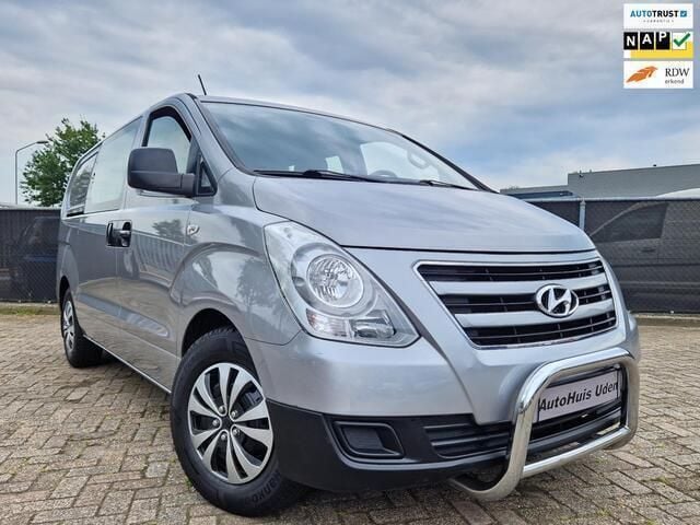 Zilver Gebruikt 2014 Hyundai H 300 Dynamiq Van | € 9.995 (Iets duurder) - Afbeelding 1/4